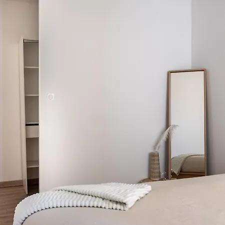 L'escale Mourillon - Plage, Balneo & Soleil 公寓 *