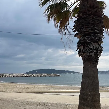 L'escale Mourillon - Plage, Balneo & Soleil Appartement *