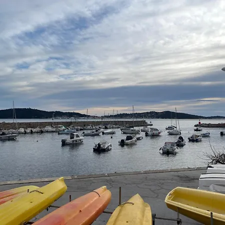 L'escale Mourillon - Plage, Balneo & Soleil