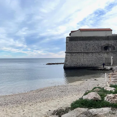 L'escale Mourillon - Plage, Balneo & Soleil 公寓 *