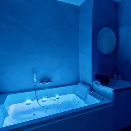 Appartement L'escale Mourillon - Plage, Balneo & Soleil